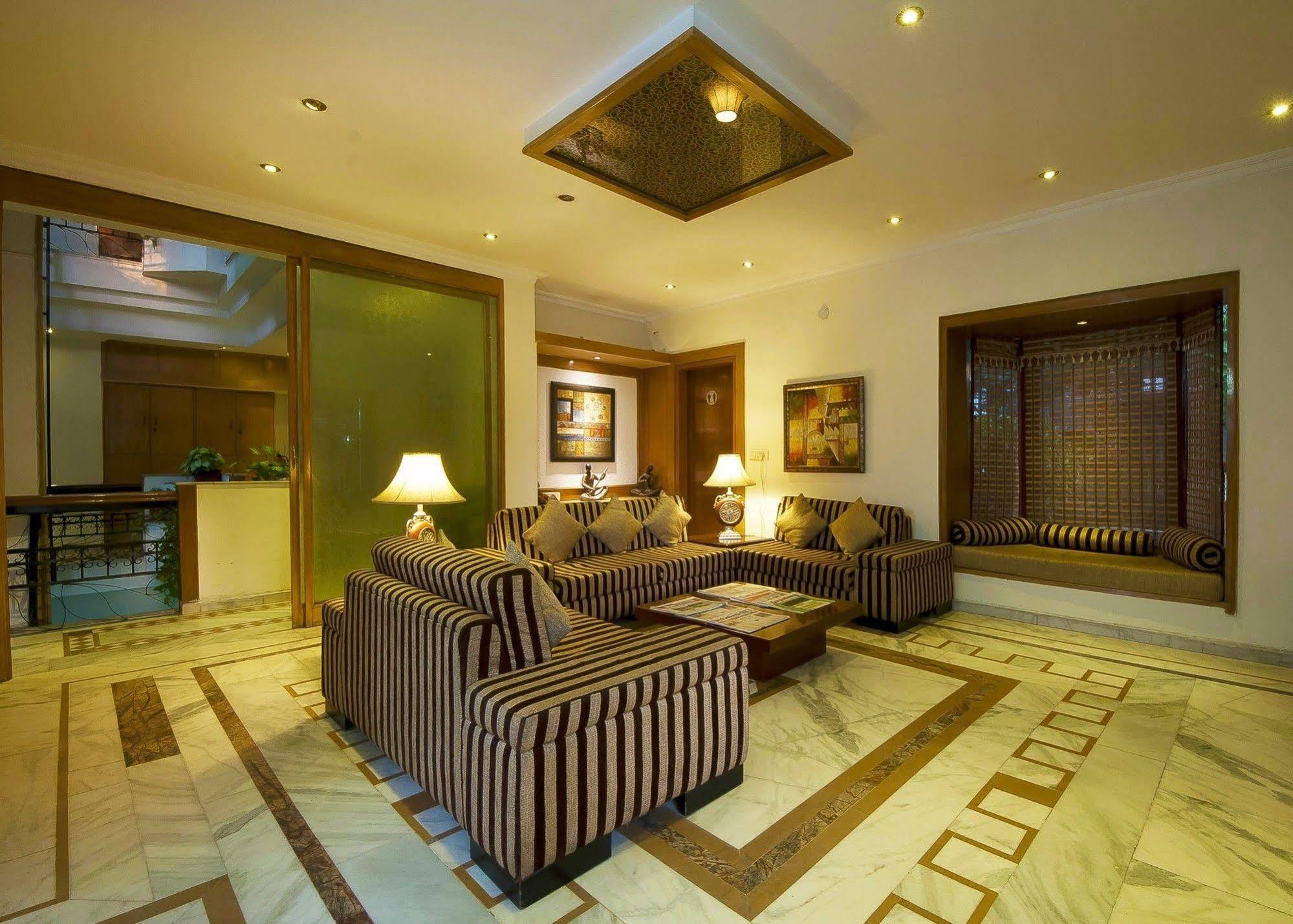 Hotel Siris 18 Gurgáon Exteriér fotografie